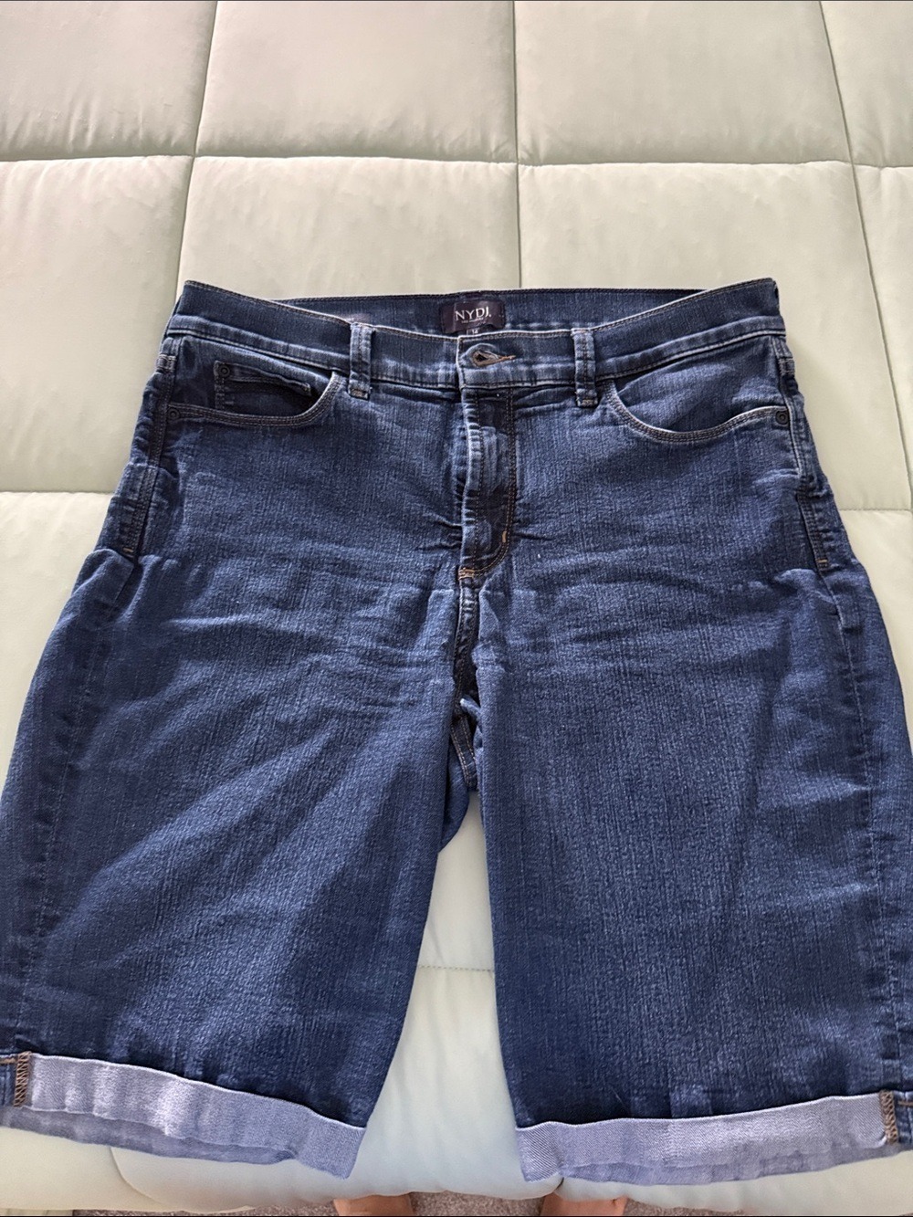 NYDJ women’s shorts
Size 14 - Used